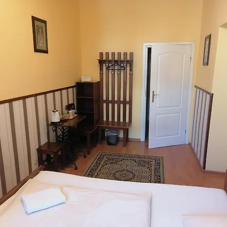 Globtroter Guest House-3